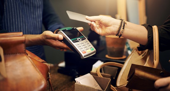 Pos : il servizio che consente di accettare i pagamenti effettuati con le carte di pagamento 